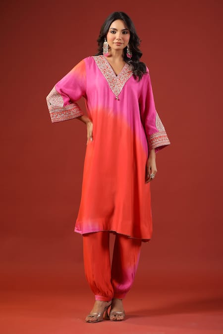 Buy_Kisakshi Jaipur_Pink Chanderi, Net Sequins, Mirrors V-neck Dori Embroidered Kurta Set _Online_at_Aza_Fashions