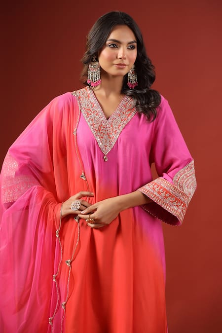 Kisakshi Jaipur_Pink Chanderi, Net Sequins, Mirrors V-neck Dori Embroidered Kurta Set _at_Aza_Fashions