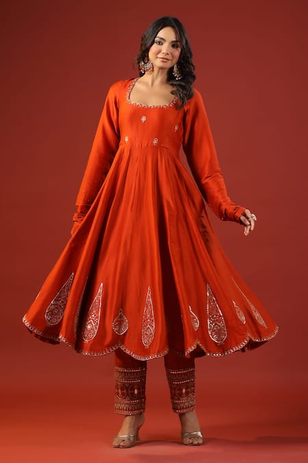 Buy_Kisakshi Jaipur_Orange Chanderi, Organza Sequins, Embroidery, Zari Square Neck Anarkali Set _Online_at_Aza_Fashions
