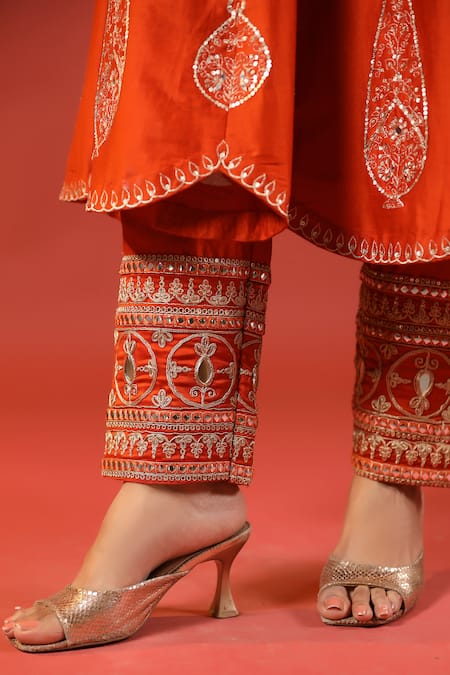 Buy_Kisakshi Jaipur_Orange Chanderi, Organza Sequins, Embroidery, Zari Square Neck Anarkali Set 