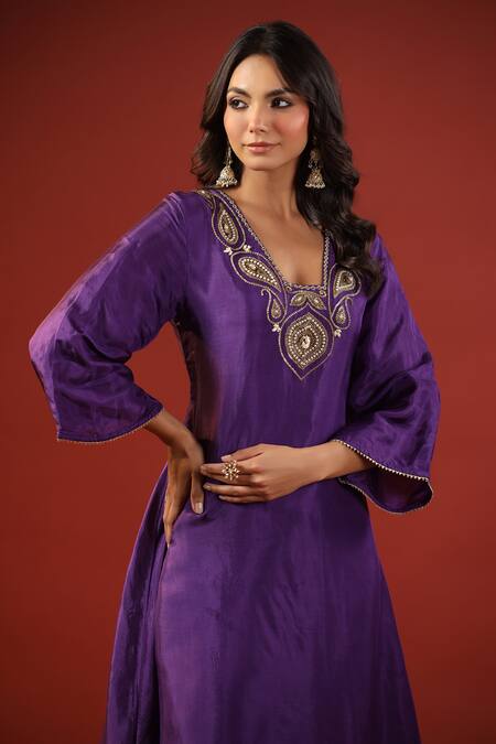 Buy_Kisakshi Jaipur_Purple Silk Cut Work, Pearls Square Neck Cutdana Embroidered Kurta Set 
