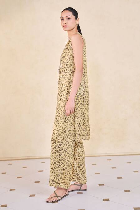 Grassroot By Anita Dongre Yellow Viscose, Modal Embroidery Keyhole Neck Ajrakh Print Kurta Set Online at Aza Fashions Grassroot By Anita Dongre_Yellow Viscose, Modal Embroidery Keyhole Neck Ajrakh Print Kurta Set_Online_at_Aza_Fashions