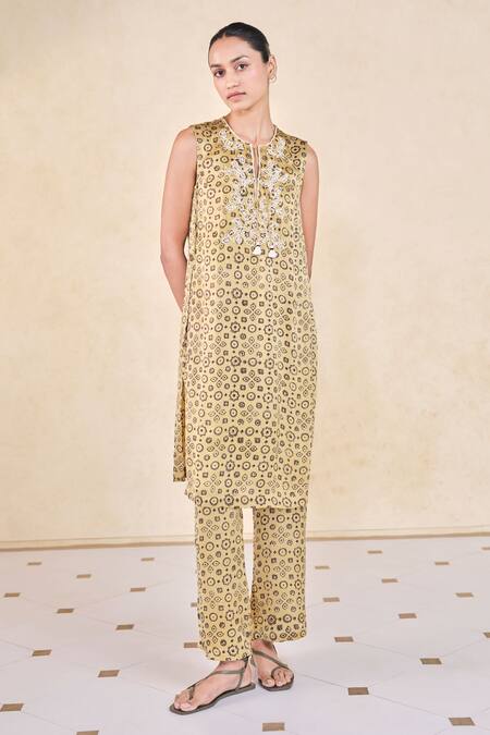 Buy Grassroot By Anita Dongre Yellow Viscose, Modal Embroidery Keyhole Neck Ajrakh Print Kurta Set Online at Aza Fashions Buy_Grassroot By Anita Dongre_Yellow Viscose, Modal Embroidery Keyhole Neck Ajrakh Print Kurta Set_Online_at_Aza_Fashions