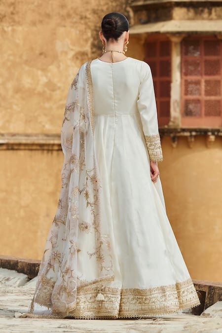 Lashkaraa_White Silk, Organza Sequins, Zari Round Neck Embroidered Anarkali Pant Set _Online_at_Aza_Fashions