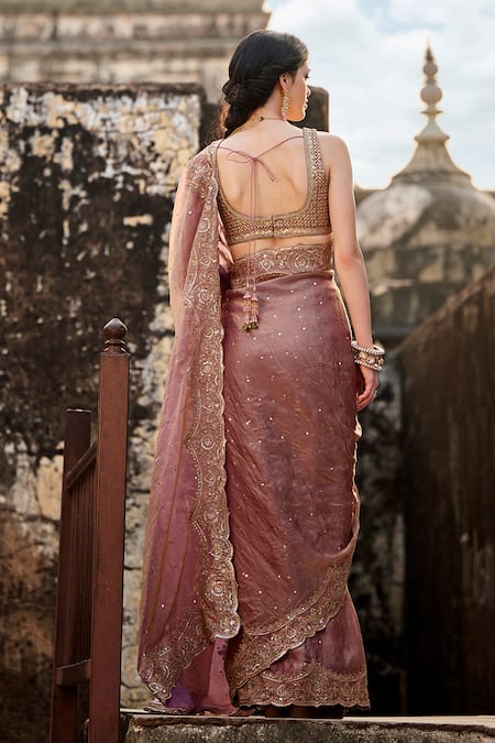 Lashkaraa Floral Zari Embroidered Pre-Draped Saree With Blouse 