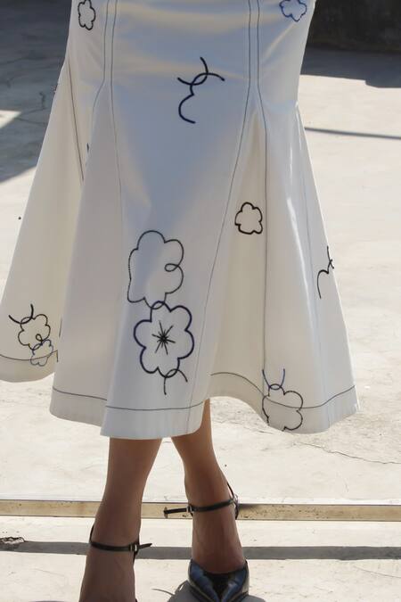Leh Studios_White Cotton Beads, Sequins V-neck Floral Embellished Midi Dress _Online_at_Aza_Fashions