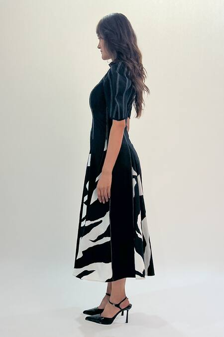 Buy_Leh Studios_Black Cotton Collared, V-neck Abstract Print Godet Midi Dress _Online_at_Aza_Fashions