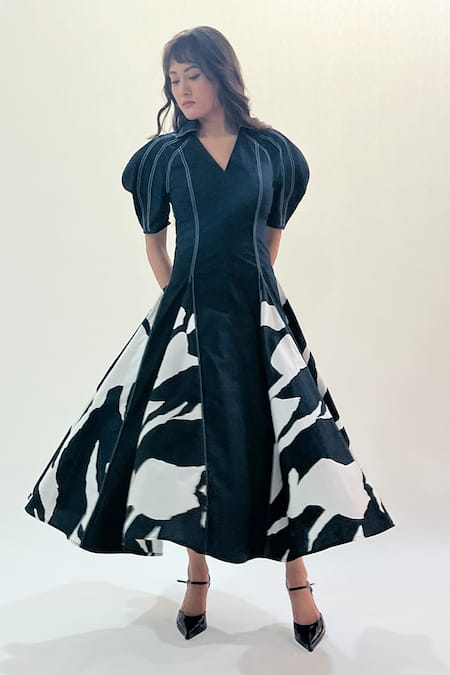 Buy_Leh Studios_Black Cotton Collared, V-neck Abstract Print Godet Midi Dress 