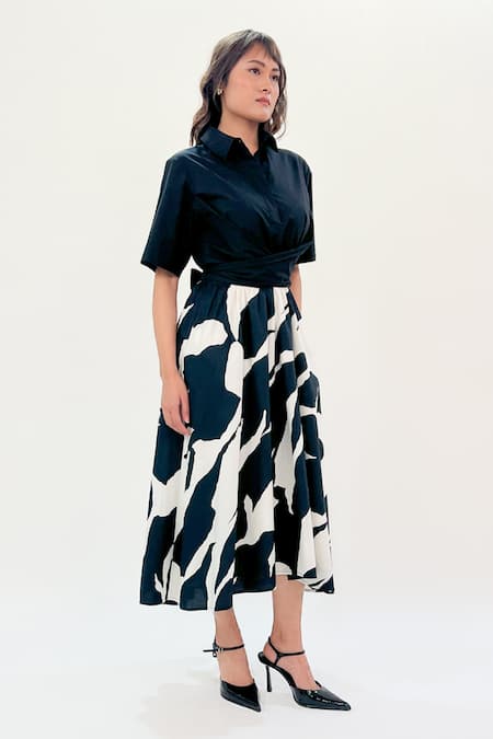 Leh Studios_Black Cotton Collared Abstract Print Midi Dress _Online_at_Aza_Fashions
