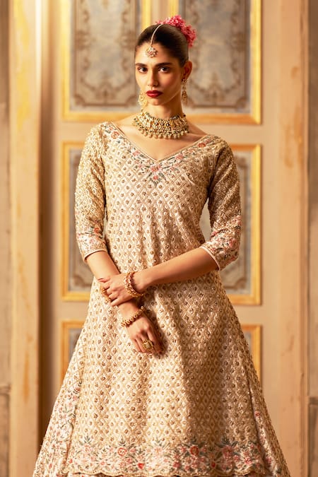 Buy Angad Singh Pink Silk, Crepe Sequins, Embroidery Split V-neck Kurta Lehenga Set Buy_Angad Singh_Pink Silk, Crepe Sequins, Embroidery Split V-neck Kurta Lehenga Set