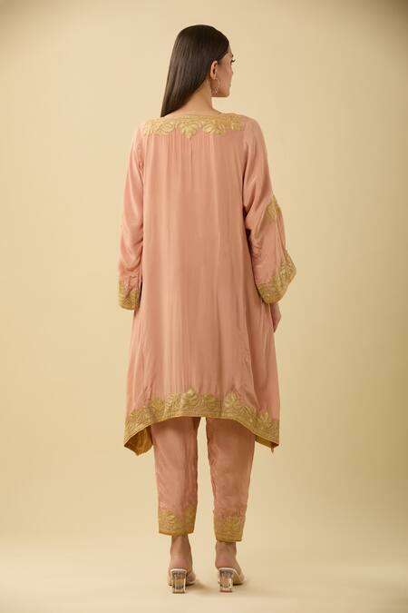 Shop Daljit Sudan Peach Cotton, Chiffon Embroidery Split V-neck Kashmiri Phiran Set at Aza Fashions Shop_Daljit Sudan_Peach Cotton, Chiffon Embroidery Split V-neck Kashmiri Phiran Set_at_Aza_Fashions