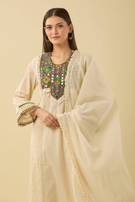 Buy_Ekavira_Ivory Mirrors, Embroidery Round Neck A-line Kurta Set 