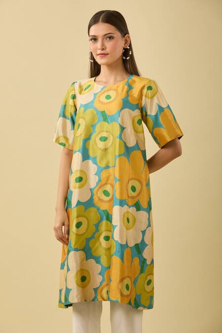 Fuga Multi Color Cotton Round Neck Floral Print Kurta Set With Pant at Aza Fashions Fuga_Multi Color Cotton Round Neck Floral Print Kurta Set With Pant_at_Aza_Fashions