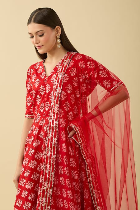 Pomcha Jaipur Red Cotton, Net Embroidery, Gota Patti Floral Print Anarkali Set With Palazzo at Aza Fashions Pomcha Jaipur_Red Cotton, Net Embroidery, Gota Patti Floral Print Anarkali Set With Palazzo _at_Aza_Fashions