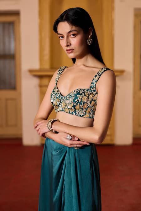 Shop Zoon Green Satin, Organza Embroidery Sweetheart Neck, Aari Bloom Jacket And Skirt Set Online at Aza Fashions Shop_Zoon_Green Satin, Organza Embroidery Sweetheart Neck, Aari Bloom Jacket And Skirt Set _Online_at_Aza_Fashions