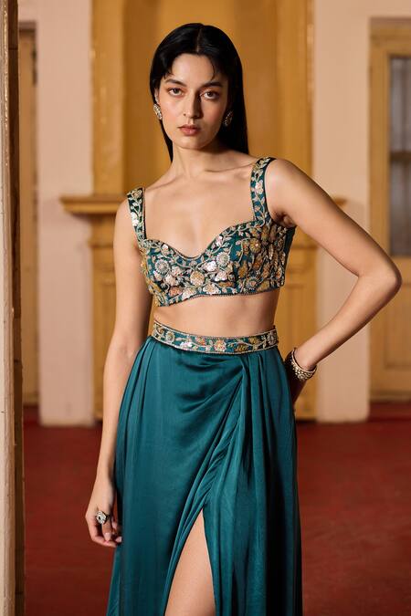 Zoon Green Satin, Organza Embroidery Sweetheart Neck, Aari Bloom Jacket And Skirt Set at Aza Fashions Zoon_Green Satin, Organza Embroidery Sweetheart Neck, Aari Bloom Jacket And Skirt Set _at_Aza_Fashions