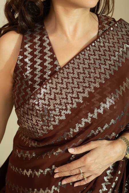 House Of Inari Brown Silk, Georgette Wave Embroidered Saree With Unstitched Blouse Fabric at Aza Fashions House Of Inari_Brown Silk, Georgette Wave Embroidered Saree With Unstitched Blouse Fabric _at_Aza_Fashions