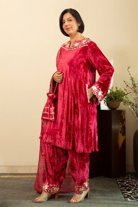 Buy_House Of Inari_Pink Velvet, Maheshwari Embroidery Round Neck Flared Sleeve Parsi Gara Kurta Set _Online_at_Aza_Fashions