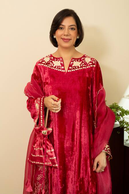 Shop_House Of Inari_Pink Velvet, Maheshwari Embroidery Round Neck Flared Sleeve Parsi Gara Kurta Set _Online_at_Aza_Fashions