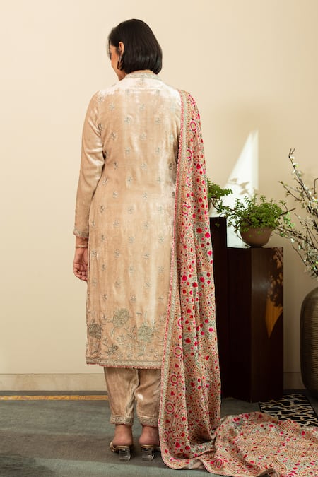 House Of Inari Grey Parsi Gara Embroidered Kurta Set 