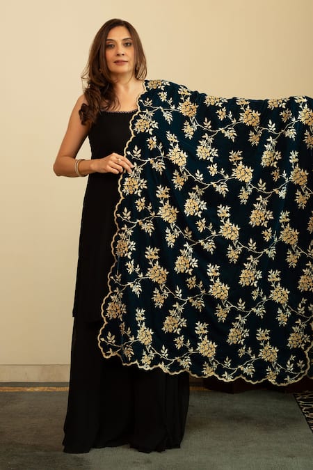 House Of Inari Scallop Border Velvet Stole 