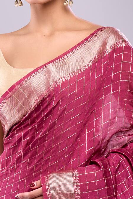 Samyukta Singhania Wine Chanderi Checks Pattern Saree With Unstitched Blouse Piece at Aza Fashions Samyukta Singhania_Wine Chanderi Checks Pattern Saree With Unstitched Blouse Piece_at_Aza_Fashions