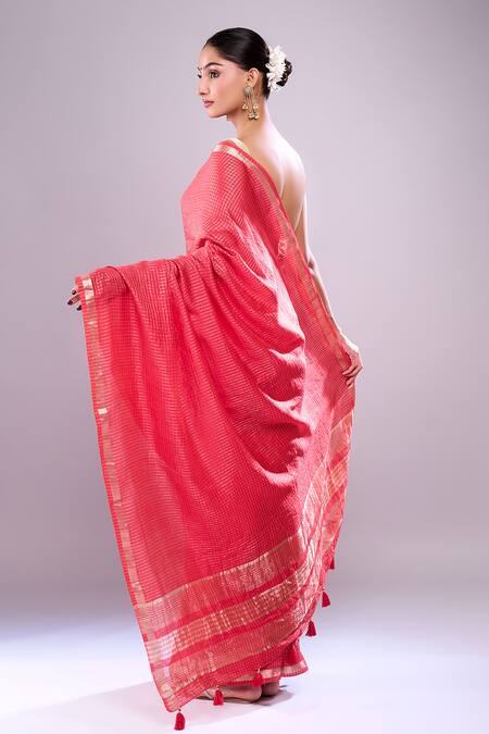 Shop Samyukta Singhania Red Chanderi Zari, Tassels Checkered Saree With Unstitched Blouse Piece at Aza Fashions Shop_Samyukta Singhania_Red Chanderi Zari, Tassels Checkered Saree With Unstitched Blouse Piece_at_Aza_Fashions