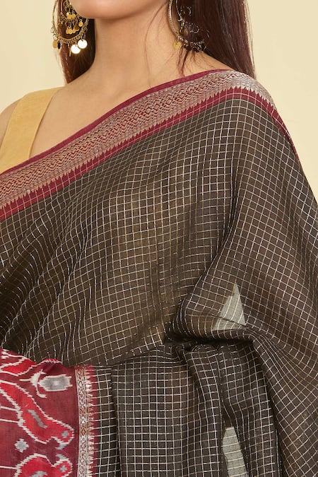 Buy_Naintara Bajaj_Black Chanderi Botanical Hem Saree With Running Blouse 