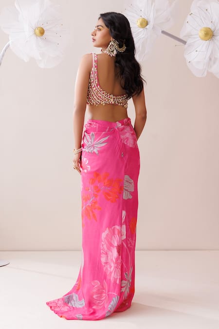 Kisakshi Jaipur Embellished Blouse & Floral Draped Skirt 