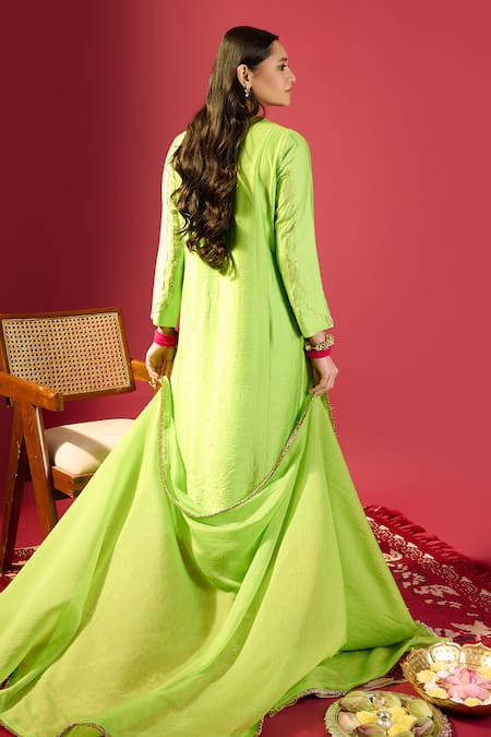 Komal Shah Embroidered Parrot Green Kurta Set 