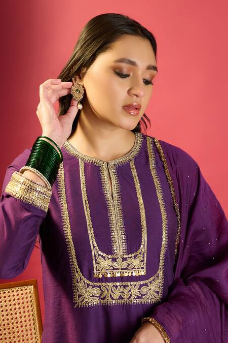 Komal Shah_Purple Embroidery Round Neck Hand Deep Kurta Set _at_Aza_Fashions