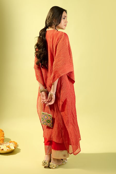Komal Shah Red Crinkle Kaftan Set With Pant 
