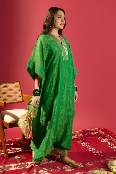 Buy_Komal Shah_Green Silk Embroidery, Zari V-neck Crinkle Kaftan Set With Pant _Online_at_Aza_Fashions