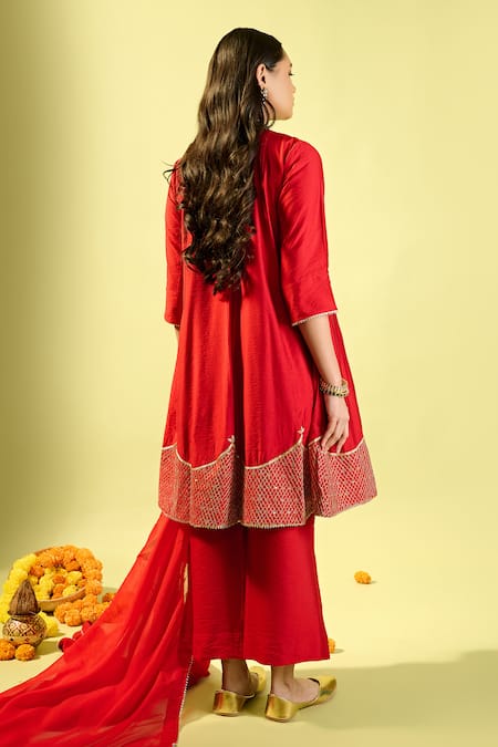 Komal Shah_Red Cotton, Chiffon Embroidery Round Neck Chand Jaal Maroon Kurta And Pant Set _Online_at_Aza_Fashions
