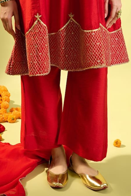 Komal Shah_Red Cotton, Chiffon Embroidery Round Neck Chand Jaal Maroon Kurta And Pant Set _at_Aza_Fashions