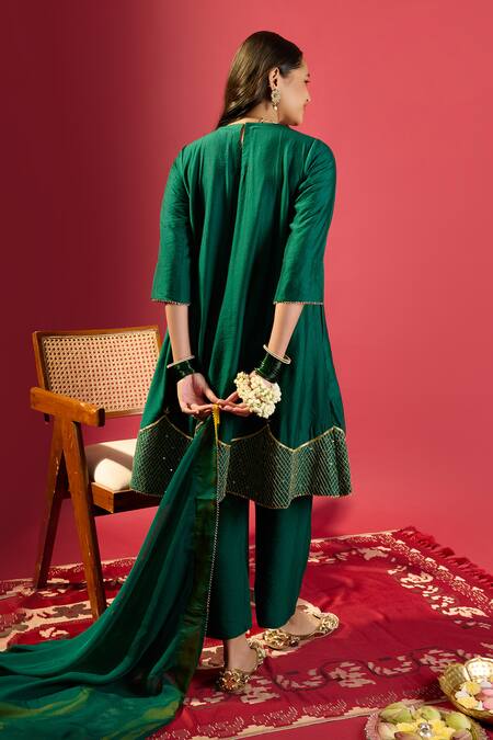 Komal Shah_Rust Silk, Chanderi, Organza Embroidery Round Jaal Shoulder Kurta And Pant Set _Online_at_Aza_Fashions