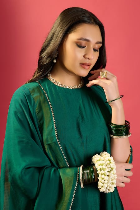Buy_Komal Shah_Rust Silk, Chanderi, Organza Embroidery Round Jaal Shoulder Kurta And Pant Set _Online_at_Aza_Fashions