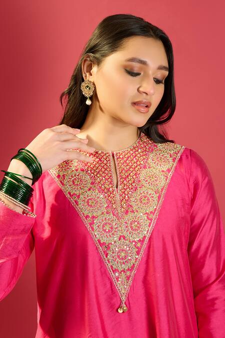 Buy_Komal Shah_Pink Chanderi Beads, Zari Split V-neck Kurta Dhoti Set _Online_at_Aza_Fashions