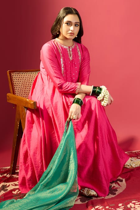 Buy_Komal Shah_Pink Cotton Beads Open Neck Gathered Kurta Set With Green Dupatta _Online_at_Aza_Fashions