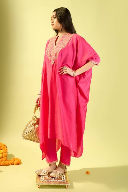 Buy_Komal Shah_Pink Chanderi, Silk Embroidery Split V-neck Hot Kaftan Set _Online_at_Aza_Fashions