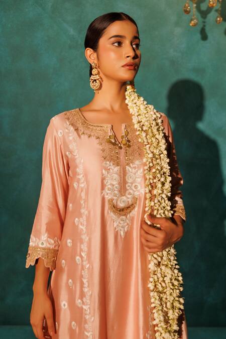 Shop Vinita Bhansali Rose Gold , Organza Embroidery Round Neck Hand Kurta Set Online at Aza Fashions Shop_Vinita Bhansali_Rose Gold , Organza Embroidery Round Neck Hand Kurta Set _Online_at_Aza_Fashions