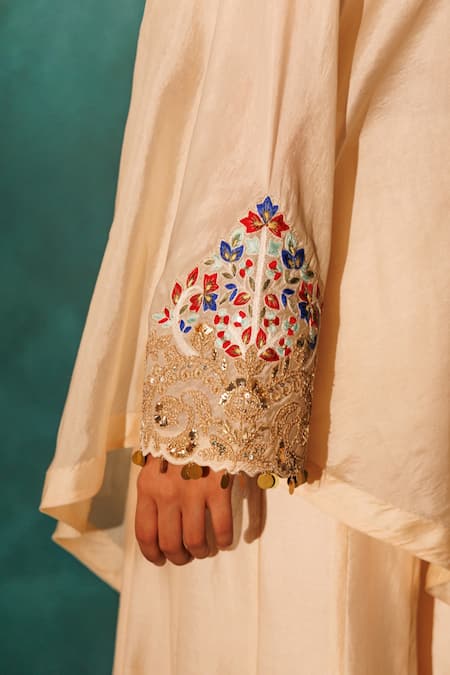 Buy_Vinita Bhansali_Cream Silk Embroidery Round Neck Chandani Chic Cape Set _Online_at_Aza_Fashions