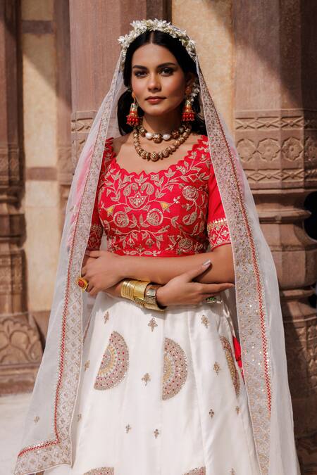 Shop_Vinita Bhansali_White Organza, Embroidery Round Neck Saanjh Classic Lehenga Set_Online_at_Aza_Fashions