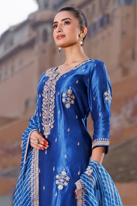Vinita Bhansali_Blue Silk, Organza Embroidery Round Neck Hand Regal Kurta Set _Online_at_Aza_Fashions