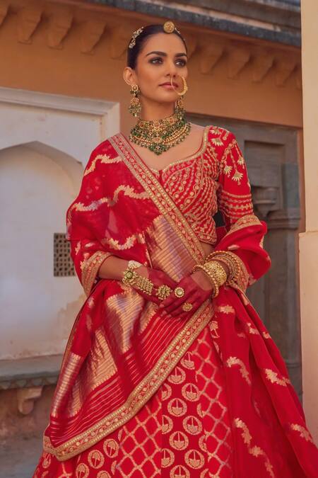 Buy Vinita Bhansali Red Silk, Brocade Sequins, Zari V-neck Meera Banarasi Lehenga Set Online at Aza Fashions Buy_Vinita Bhansali_Red Silk, Brocade Sequins, Zari V-neck Meera Banarasi Lehenga Set_Online_at_Aza_Fashions
