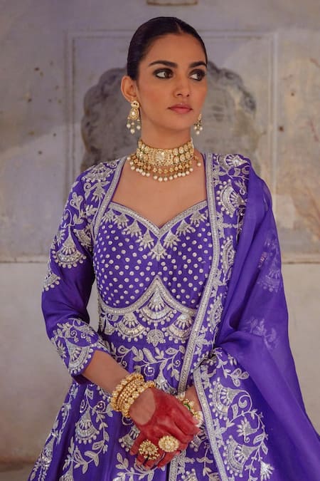 Buy_Vinita Bhansali_Purple Silk Embroidery Sweetheart Neck Falguni Gown Set _Online_at_Aza_Fashions