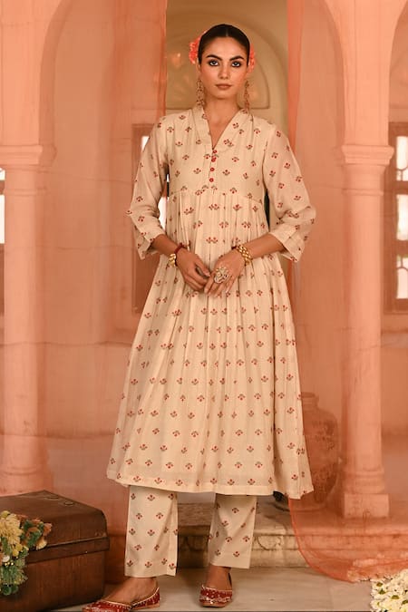 Shop Baise Gaba Beige Chanderi Embroidery V-neck Floral Print Kurta Set Online at Aza Fashions Shop_Baise Gaba_Beige Chanderi Embroidery V-neck Floral Print Kurta Set _Online_at_Aza_Fashions