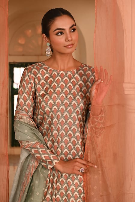Buy Baise Gaba Green Muslin Embroidery Round Neck Mor Darbar Printed Kurta Set Online at Aza Fashions Buy_Baise Gaba_Green Muslin Embroidery Round Neck Mor Darbar Printed Kurta Set _Online_at_Aza_Fashions