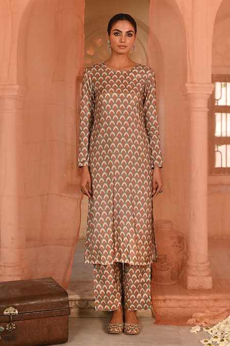 Shop Baise Gaba Green Muslin Embroidery Round Neck Mor Darbar Printed Kurta Set Online at Aza Fashions Shop_Baise Gaba_Green Muslin Embroidery Round Neck Mor Darbar Printed Kurta Set _Online_at_Aza_Fashions