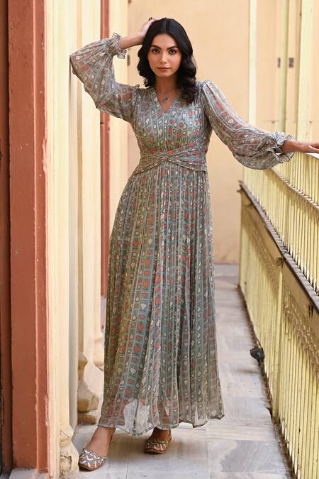 Baise Gaba Green Chiffon V-neck Vase Print Pleated Maxi Dress at Aza Fashions Baise Gaba_Green Chiffon V-neck Vase Print Pleated Maxi Dress _at_Aza_Fashions